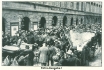 494 - Početný dav čekající na zprávy před budovou redakce listu Prager Tagblatt v Panské ulici, n.čp. 1480, postavenou v roce 1906
