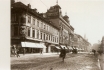 306 - Staroměstská strana ulice Na Příkopě od Havířské ulice (vlevo) k Prašné bráně na ranním záběru (v 9.15 hod.)